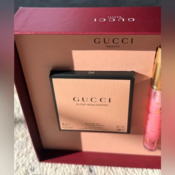 Gucci Beauty Glow Highlighter & Lip Gloss Gift Set Opal Pink + Bertha Pink New - Picture 4 of 5